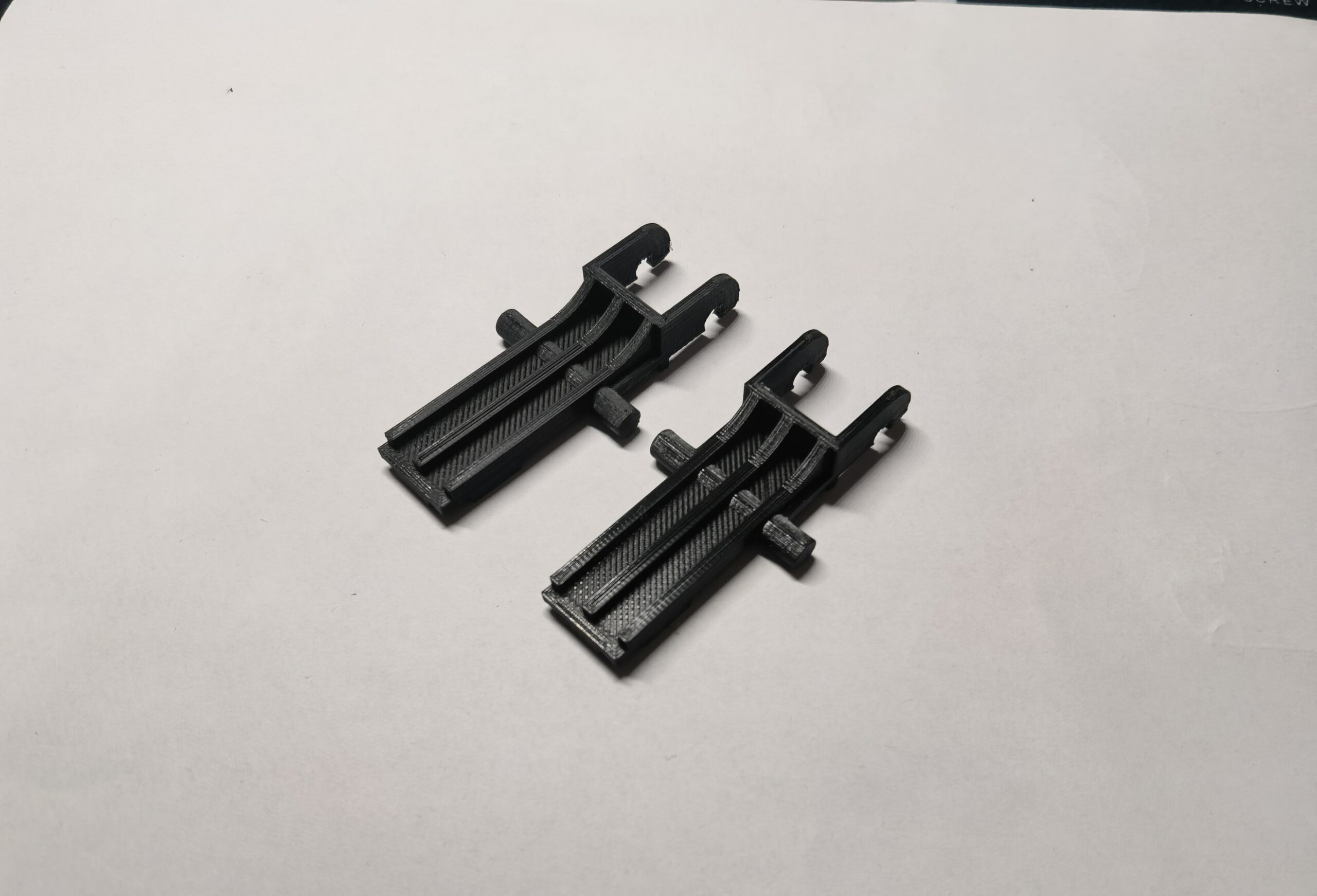 Plastikowe zatrzaski wydrukowane w technologii 3D