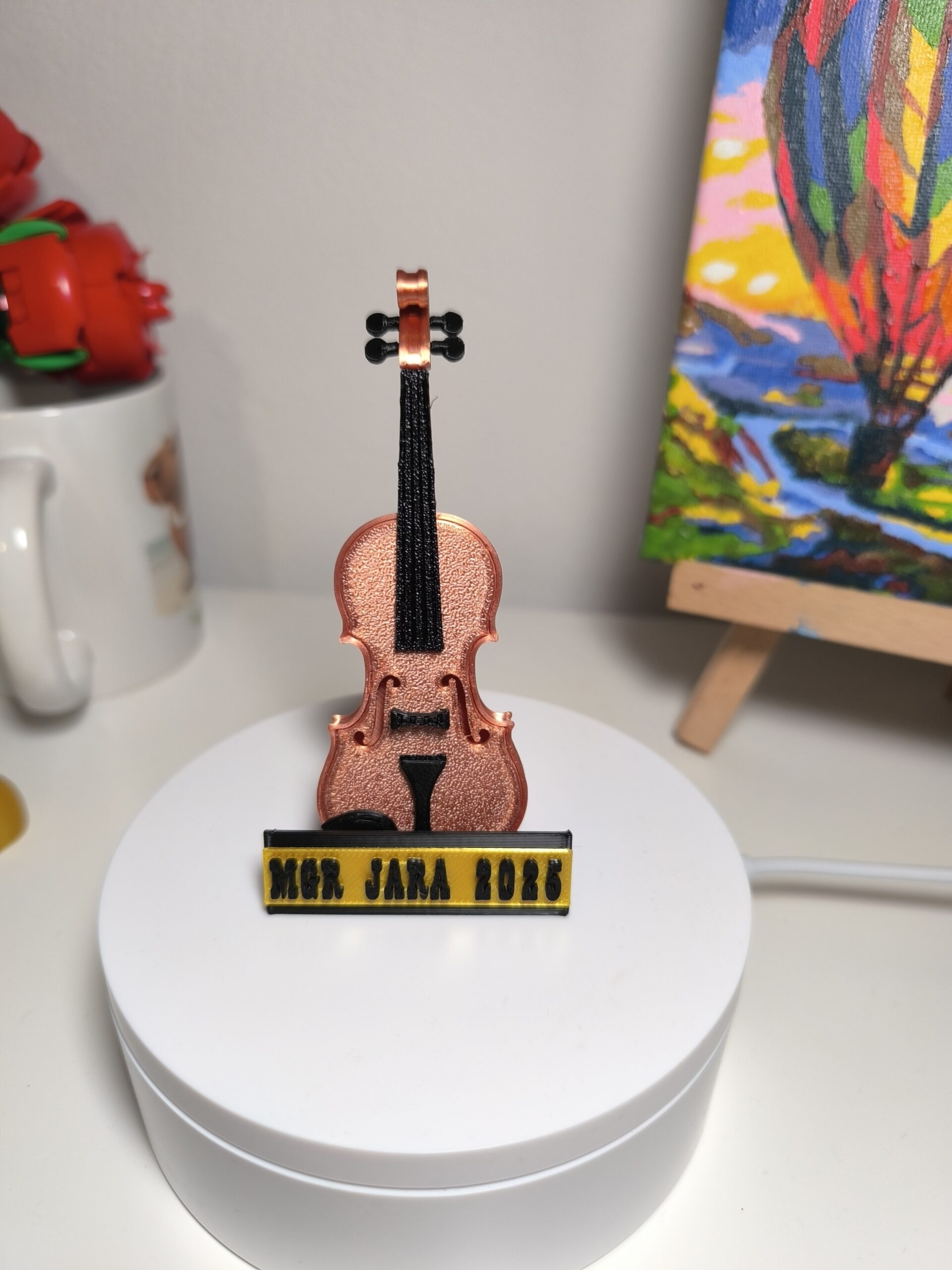 Personalizowana statuetka w kształcie skrzypiec na ukończenie akademii muzycznej