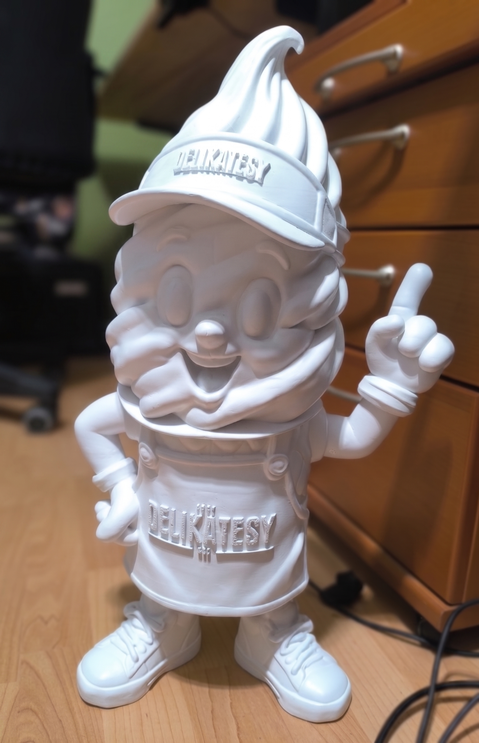 Zagruntowana figurka przed nałożeniem koloru